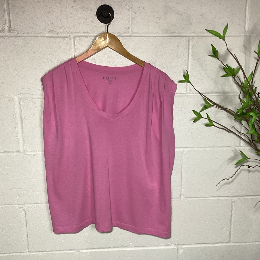 LOFT Bubble Gum Pink Cap-Sleeve Scoop Neck Tank | Cute!